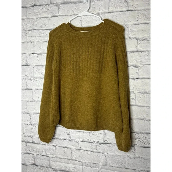 Chelsea & Violet Alpaca wool blend green sweater. - Picture 2 of 8